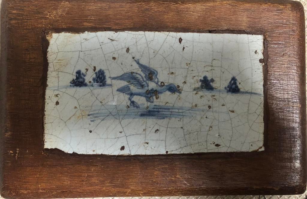 Oude tegel in hout. Zeventiende eeuw?, Antiek en Kunst, Antiek | Wandborden en Tegels, Ophalen of Verzenden