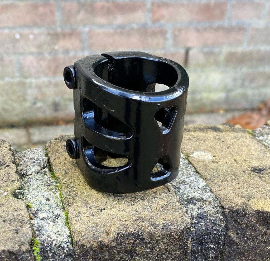 NKD Rally V4 oversized triple stuntstep clamp, Ophalen of Verzenden, Zo goed als nieuw