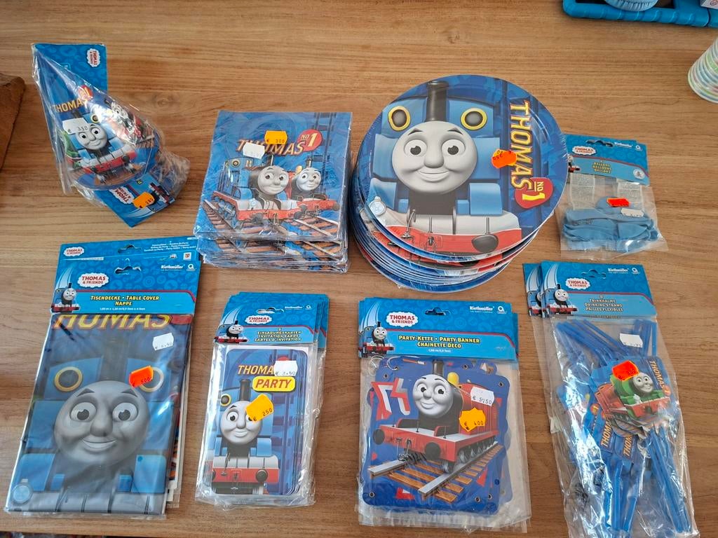 Thomas de stoomlocomotief feestartikelen pakket, Hobby en Vrije tijd, Feestartikelen, Ophalen of Verzenden, Nieuw, Versiering