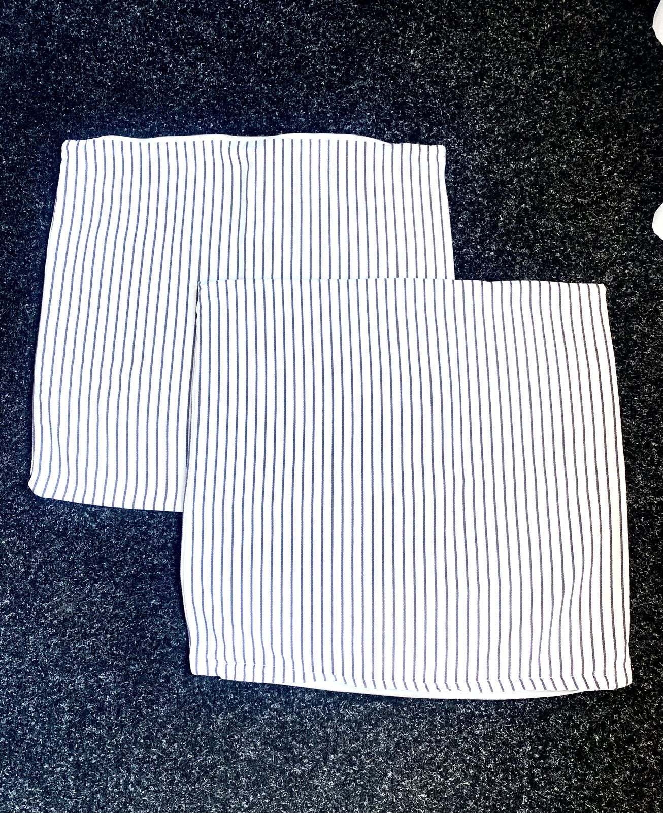 2x IKEA Kussenhoesjes- Wit gestreept 50x50 cm, Huis en Inrichting, Gebruikt, Wit, Ophalen of Verzenden, Met print