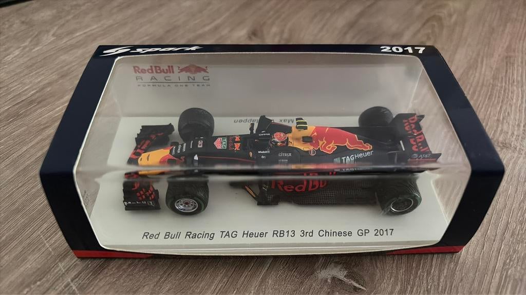 Red Bull RB13 3rd Chinese GP 2017, Ophalen of Verzenden, Zo goed als nieuw, Auto, Overige merken