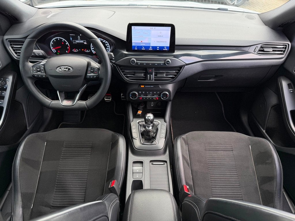 Ford Focus 2.3 EcoBoost ST-3 Panoramadak Sportuitlaat ACC Re, Auto's, 1408 kg, Gebruikt, Zwart, 4 cilinders