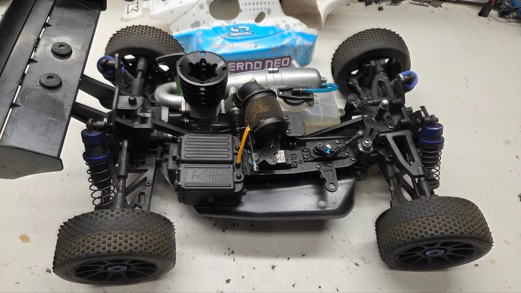 Te koop leuke kyosho inferno, Gebruikt, Auto offroad, Ophalen of Verzenden, Schaal 1:8