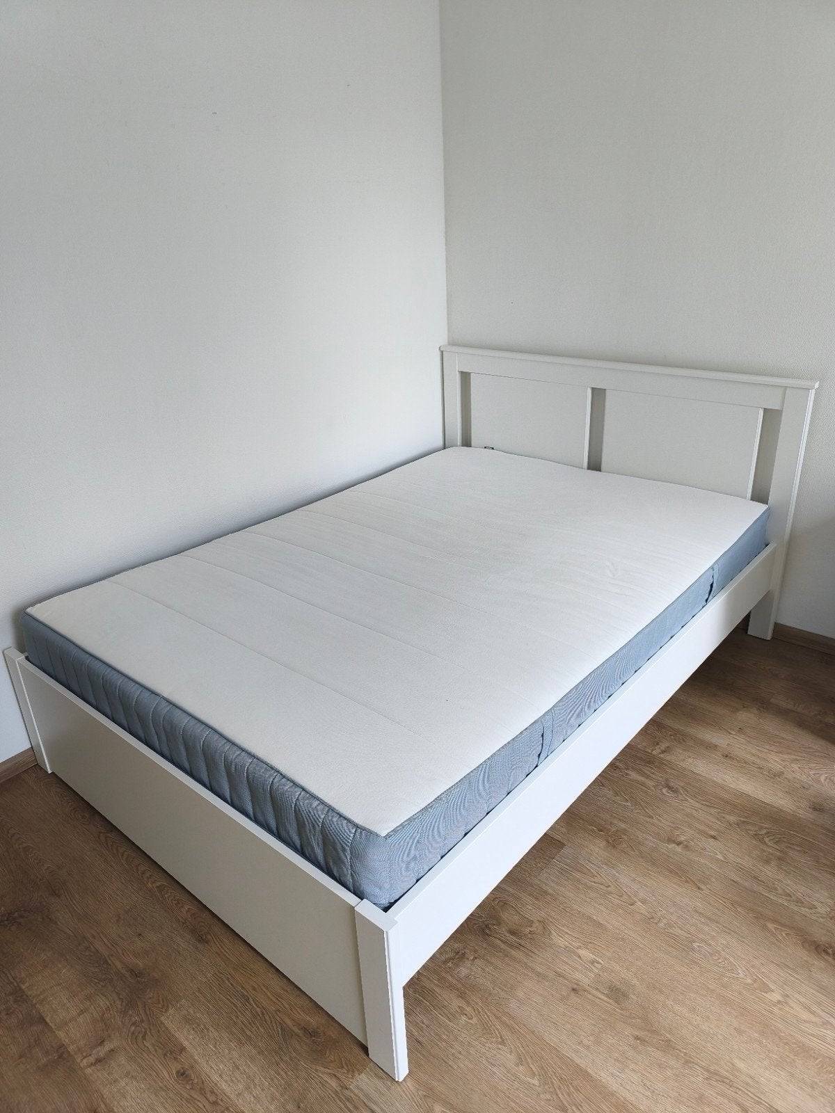 IKEA SONGESAND bed frame 140x200 + LURÖY slatted base, Ophalen, Wit, Tweepersoons, 140 cm