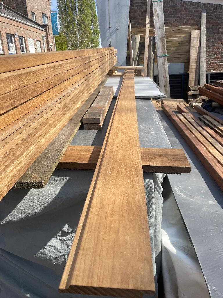 Frake 400 stuks 305cm channelsiding gevelbekleding, Tuin en Terras, Palen, Balken en Planken, Ophalen, Planken, Nieuw, Hardhout