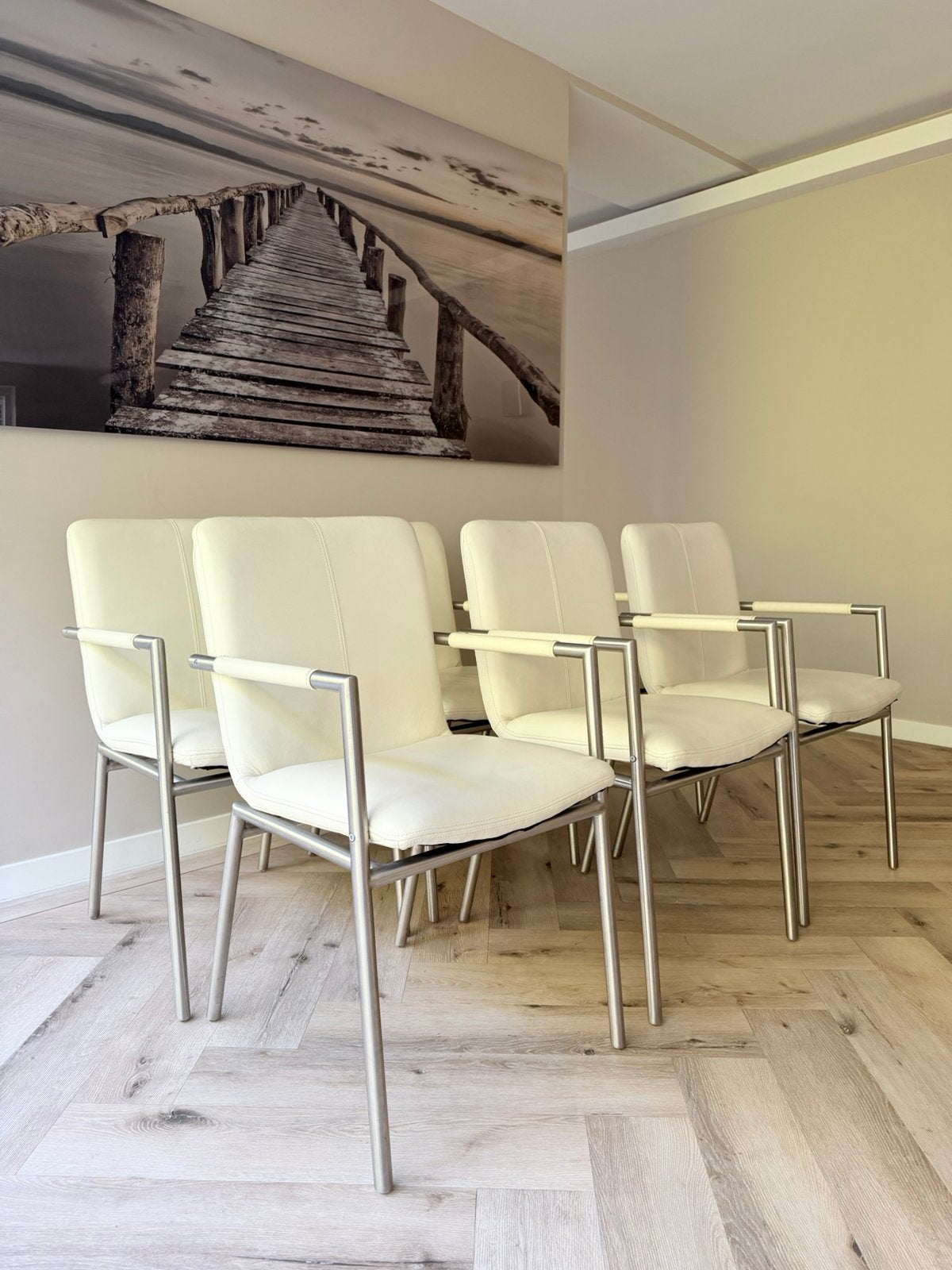 4/6/8/10 wit lederen Henders en Hazel design eetkamerstoelen, Ophalen, Dafur, Wit, ---