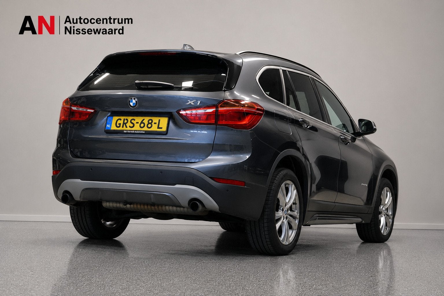 BMW X1 XDrive20i High Executive |Stoelverwarming|Trekhaak, 1998 cc, Stof, Gebruikt, 2000 kg