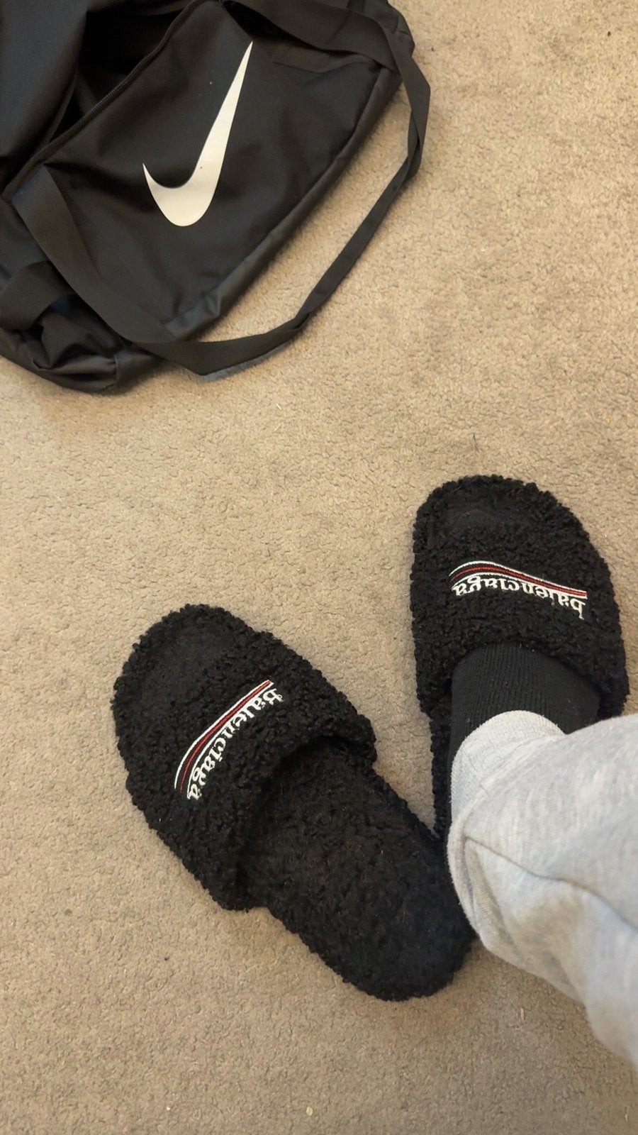 Balenciaga fur slipper, Zwart, Gedragen, Ophalen, Slippers