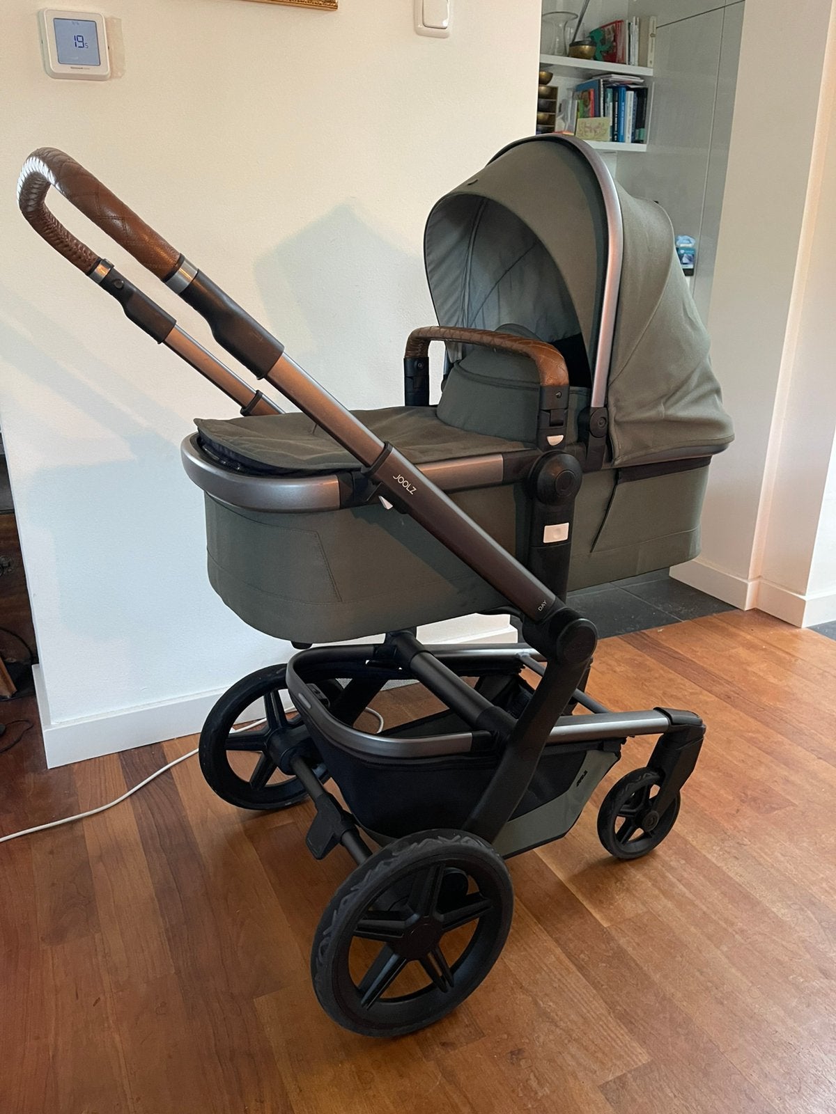 Prachtige Joolz Day+ Marvellous Green – met accessoires, Zo goed als nieuw, Combiwagen, Met reiswieg, Ophalen