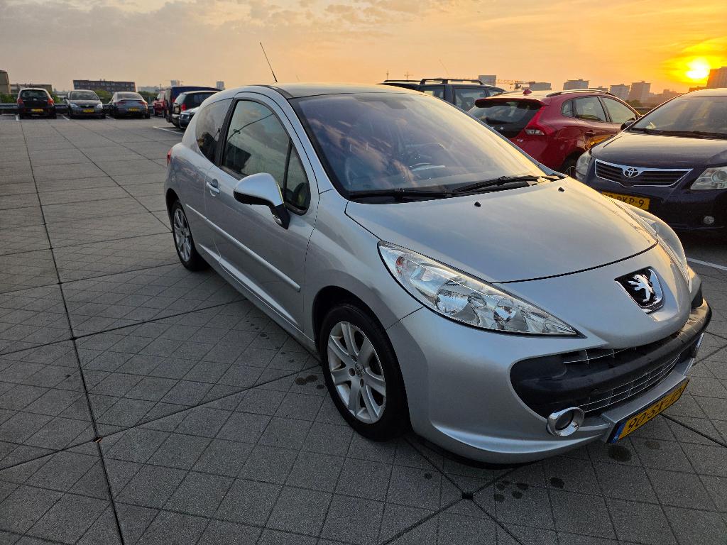 Peugeot 207 1.6 16V 3DRS 2006 Grijs | Leder | Panoramadak, Auto's, Voorwielaandrijving, Zwart, 1188 kg, Handgeschakeld