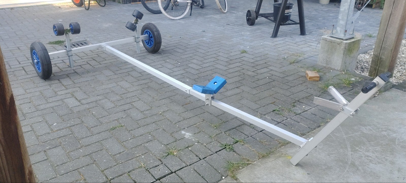 Kalf handtrailer voor kleine boten, Ophalen