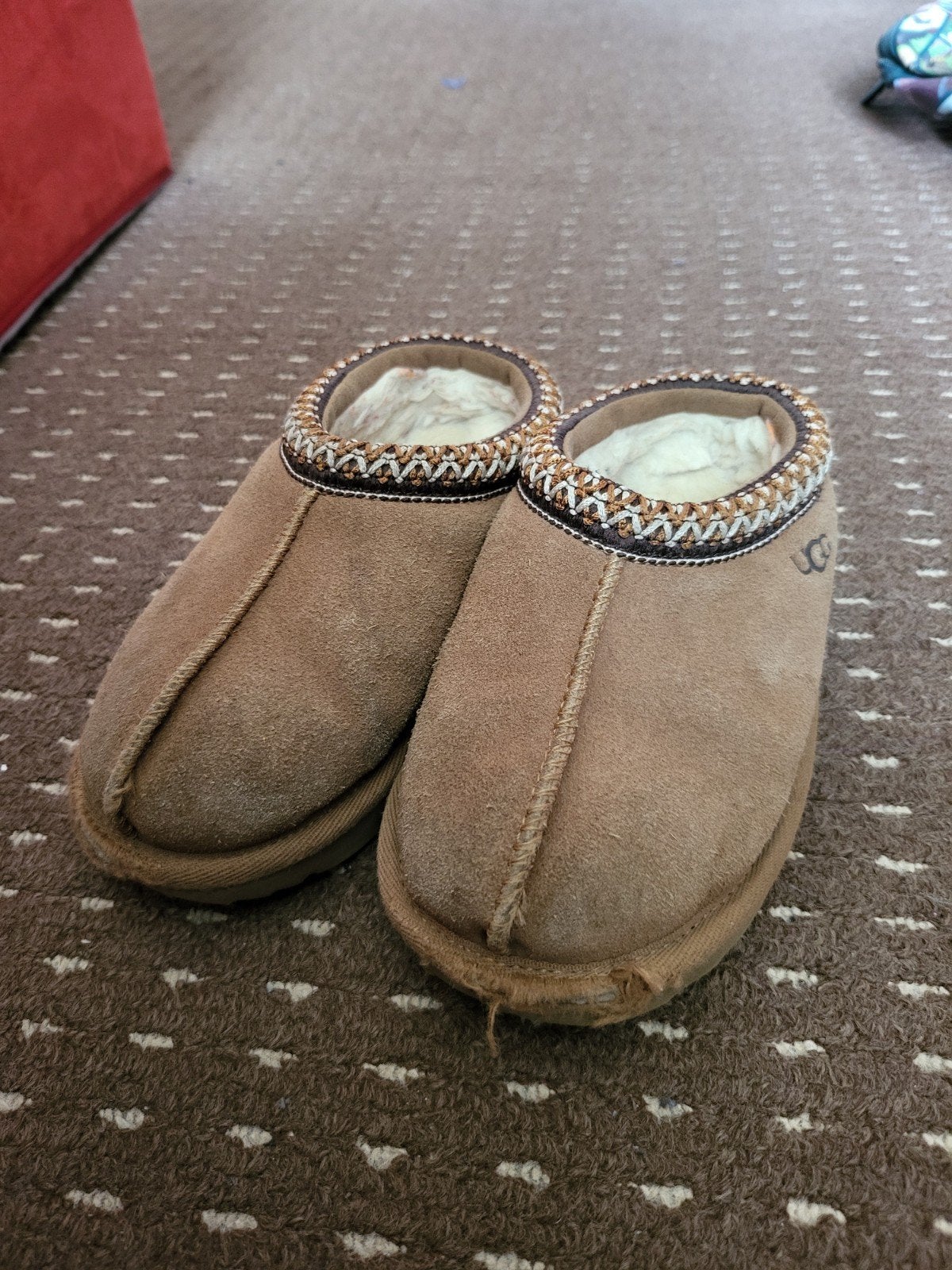 Ugg Pantoffels - Comfortabele Sloffen 27,5, Kleding | Dames, Schoenen, Bruin, Ophalen of Verzenden, Pantoffels of Sloffen, Gedragen