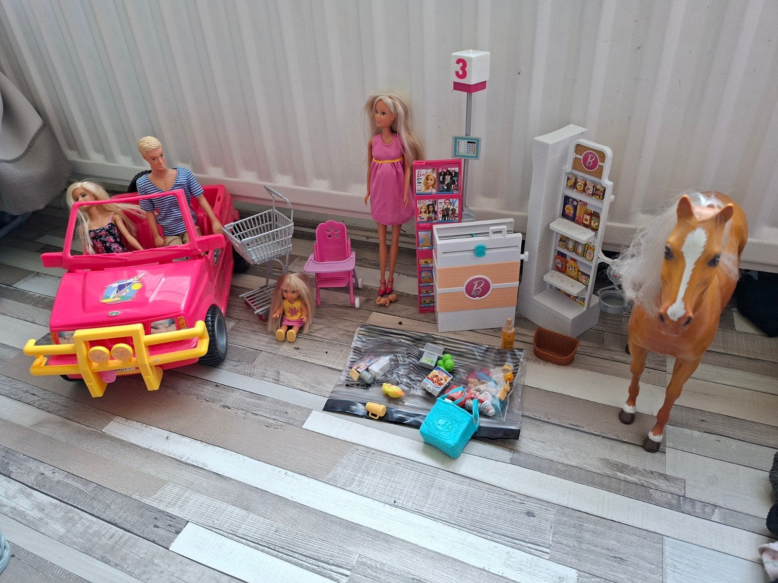 Grote Barbie set met poppen, paard, auto en accessoires, Ophalen of Verzenden, Gebruikt, Barbie