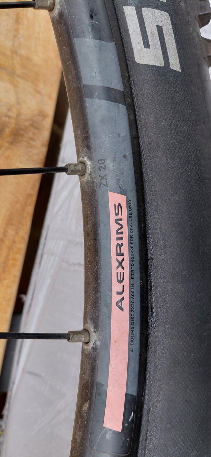 28-inch Alexrims ZX20 Voorwiel met Schwalbe Smart Sam Plus, Wiel, Gebruikt, Ophalen of Verzenden, Kijk maar