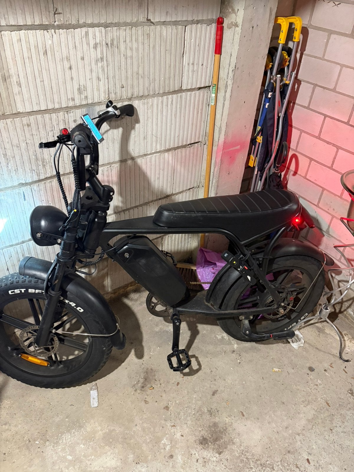 Ouxi v8 2.0, Fietsen en Brommers, Elektrische fietsen, Ophalen of Verzenden, Zo goed als nieuw