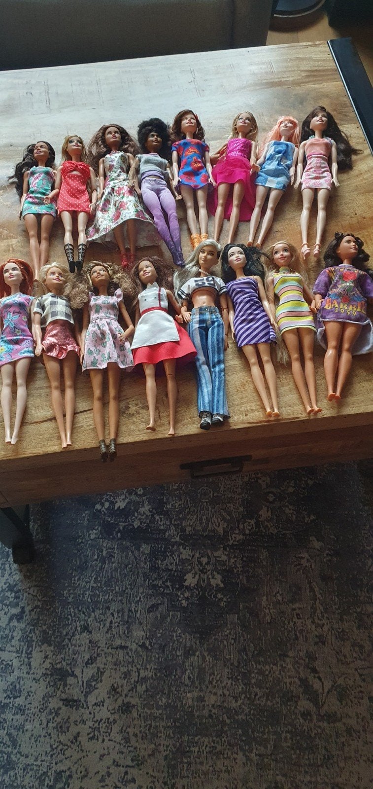 16 Barbie poppen in diverse stijlen, Kinderen en Baby's, Speelgoed | Poppen, Ophalen, Gebruikt, Barbie
