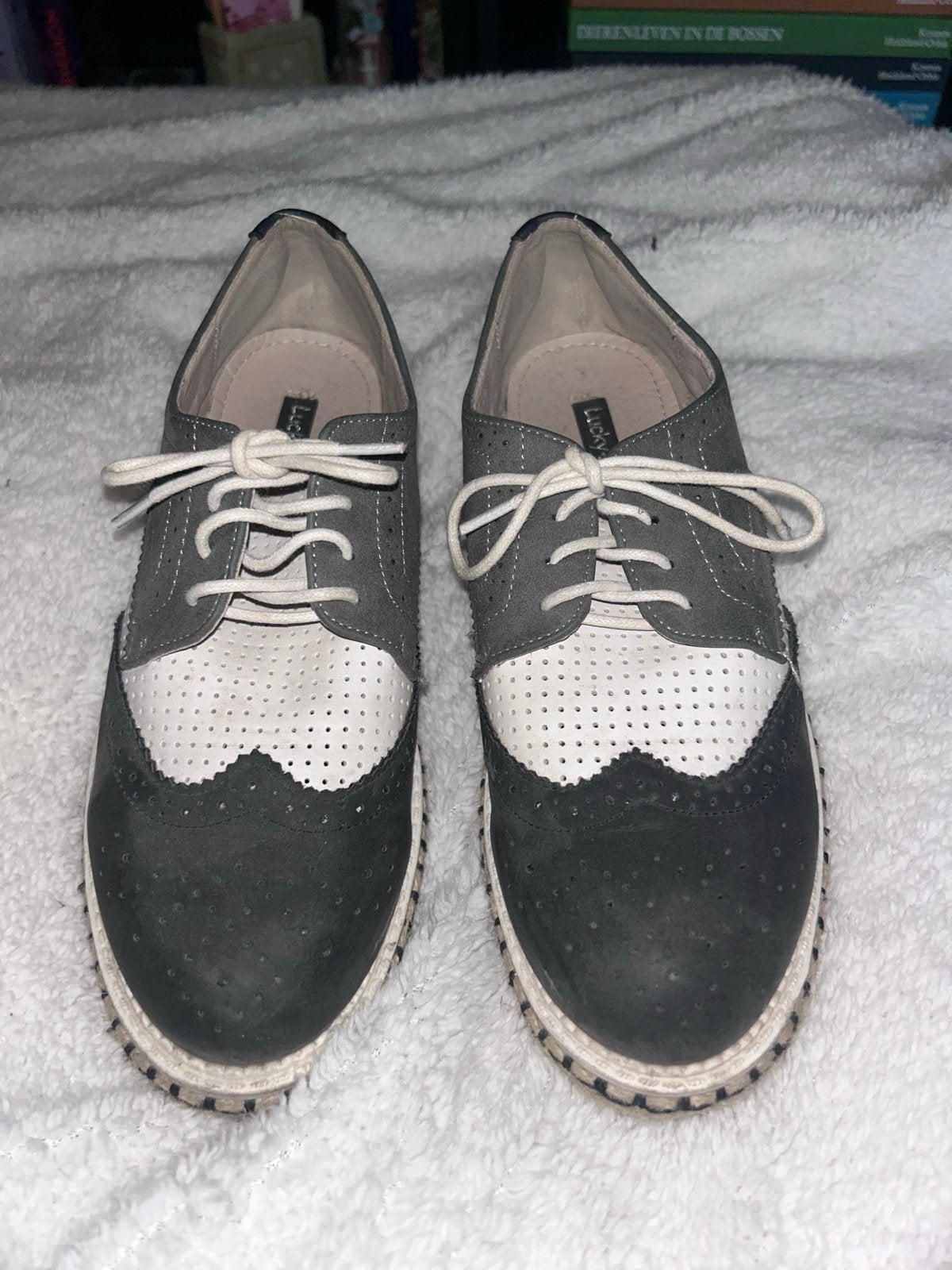 Lucky-shoes Brogues Maat 38 Grijs/Wit, Ophalen of Verzenden, Sneakers of Gympen, Grijs, Gedragen