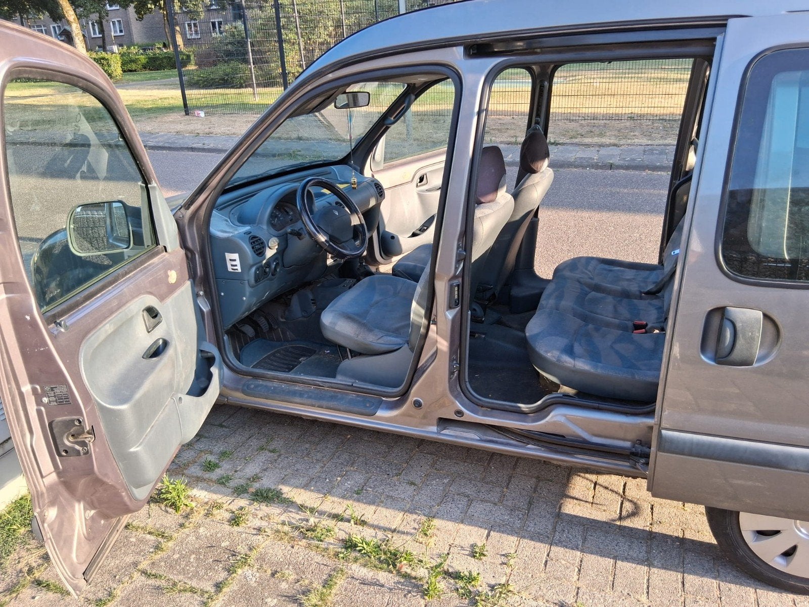 Renault kangoo voor export, Auto's, Alcantara, Grijs, Particulier, Zilver of Grijs
