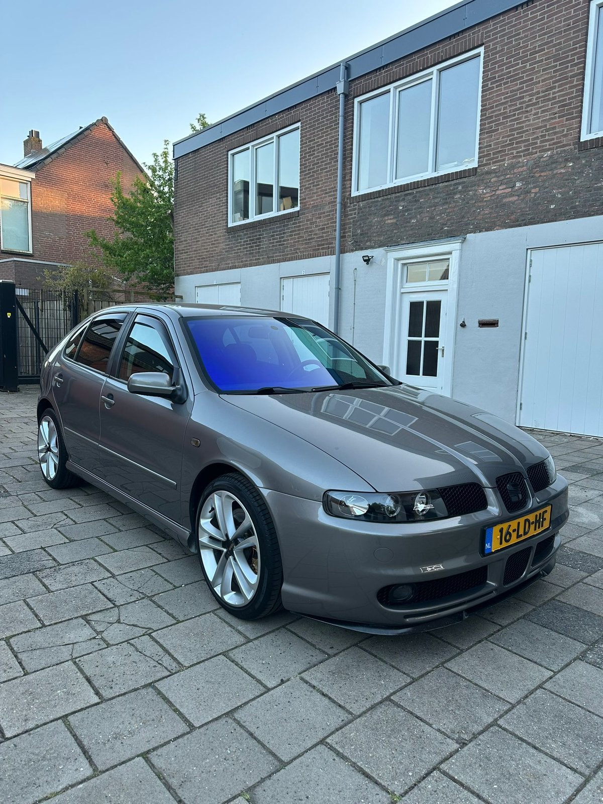 Seat Leon 1.8 20VT 132KW 2002 Grijs, Voorwielaandrijving, 4 cilinders, 1264 kg, Origineel Nederlands