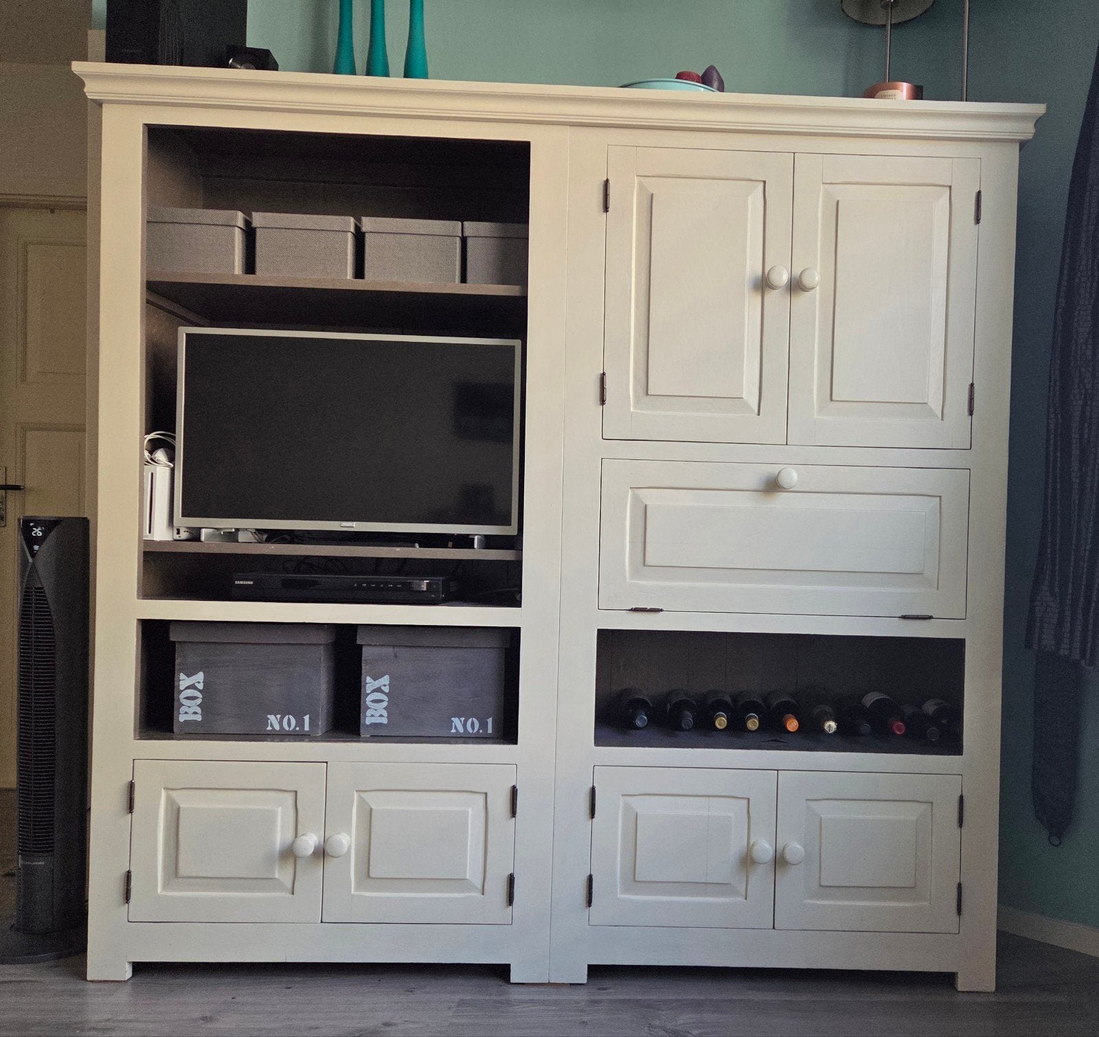 Twee kasten en salontafel landelijke stijl., Huis en Inrichting, Kasten | Buffetkasten, Ophalen, Gebruikt, Met deur(en), 150 tot 200 cm