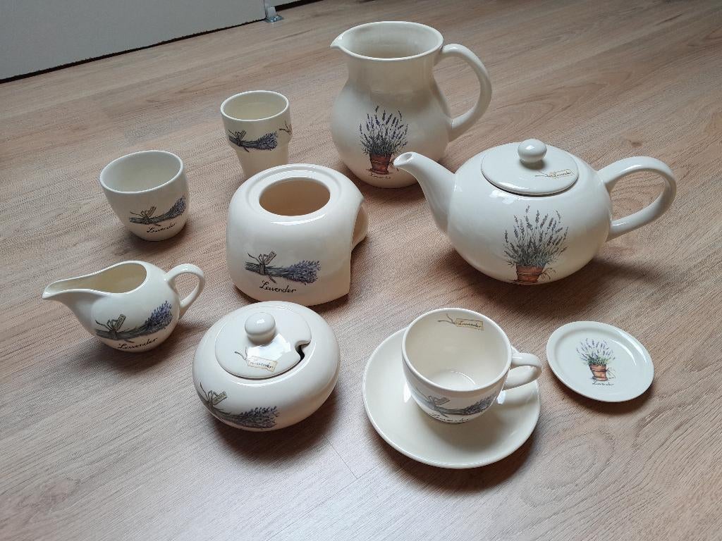 Jet ter Steege, Lavender, divers serviesgoed. OPRUIMING!, Ophalen of Verzenden, Zo goed als nieuw, Overige stijlen, Kop(pen) en/of Schotel(s)