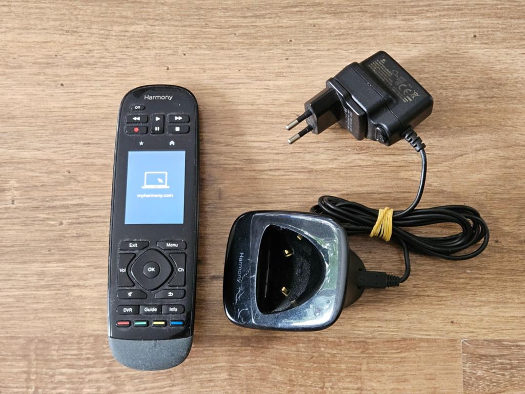 Logitech Harmony Touch afstandsbediening, Gebruikt, Tv, Universeel, Ophalen of Verzenden