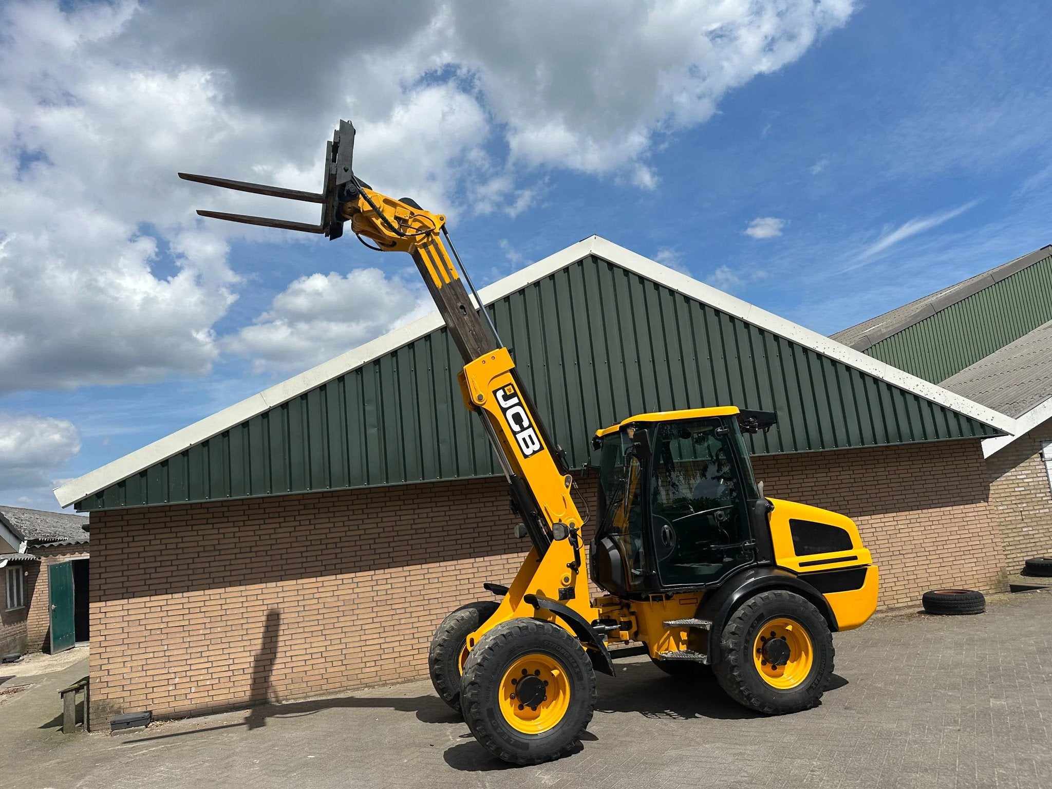 JCB TM220 SV A (bj 2022), Wiellader of Shovel