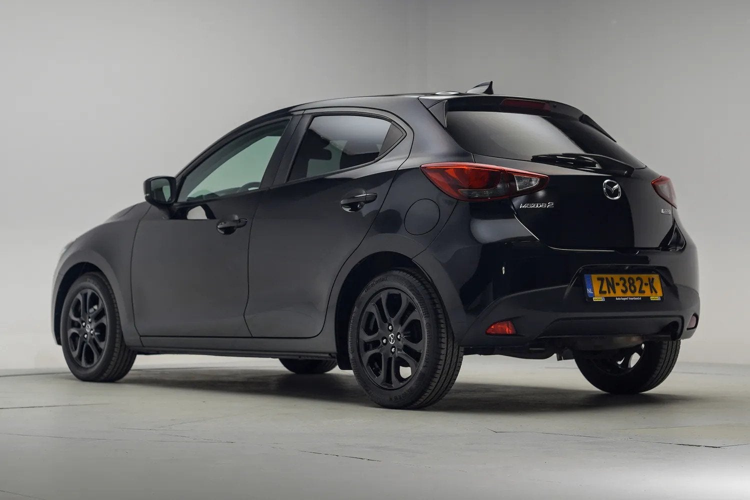 Mazda 2 1.5 SkyActiv-G 90 Sport Select [ Navi Camera Clima ], Auto's, 4 cilinders, Zwart, Origineel Nederlands, Bedrijf