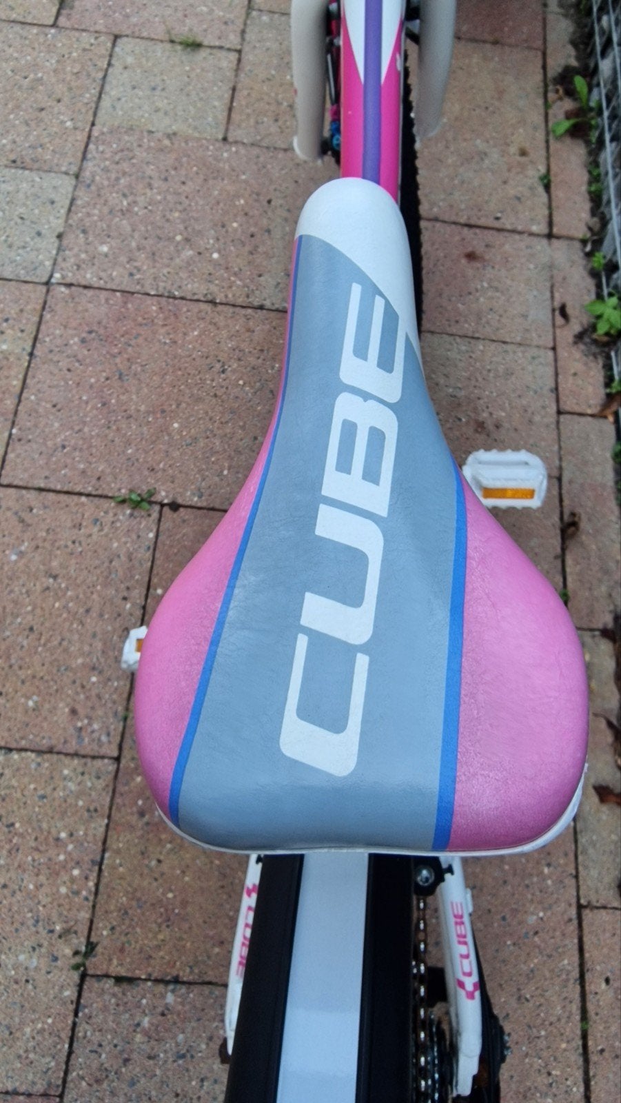 Foto 8 van Cube Race 200 20" meisjes mountainbike roze/wit