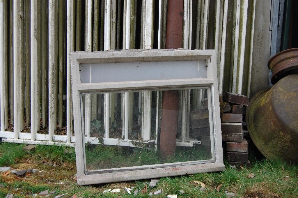 betonnen kozijnen, Overige materialen, Gebruikt, Raamkozijn, Inclusief glas