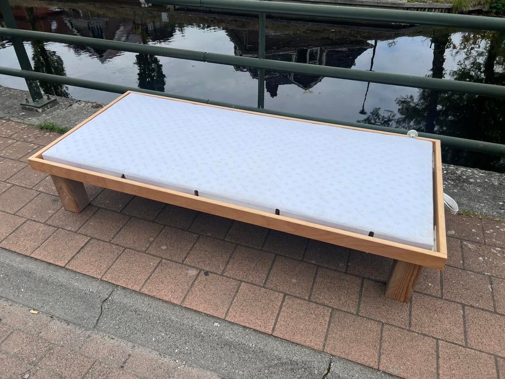 Te Koop : Elektrische Bedbodems Bedden Bed Export Matras, Huis en Inrichting, Slaapkamer | Bedden, Ophalen, Eenpersoons, 80 cm