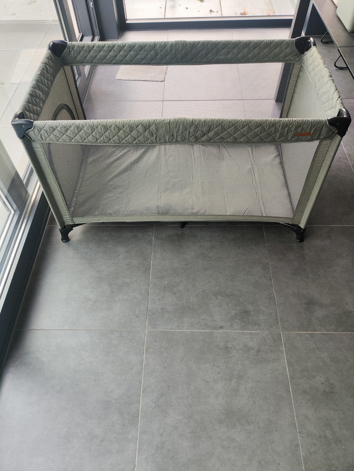 Little Dutch reisbed olijfgroen inclusief matras Traumeland, Kinderen en Baby's, Kinderkamer | Bedden, Ophalen