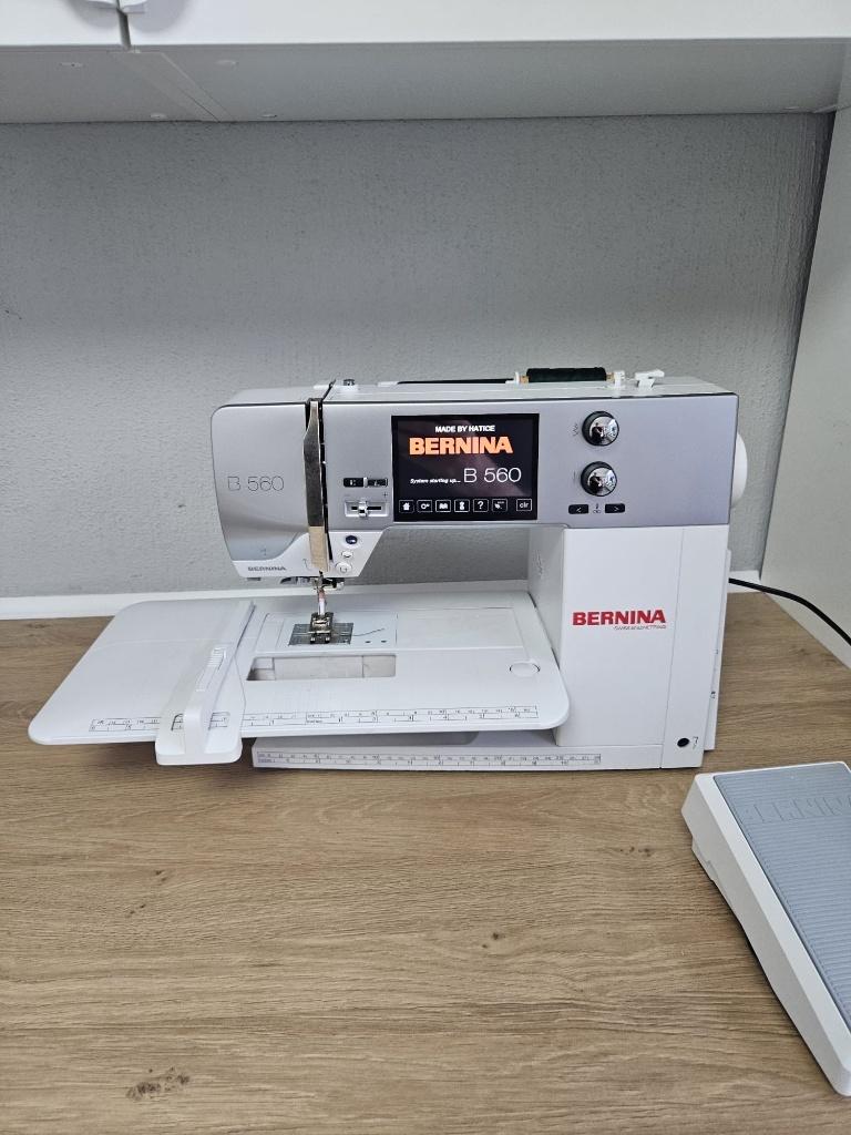 Bernina B560 Naaimachine Uitstekende Staat, Ophalen, Zo goed als nieuw, Naaimachine, Bernina