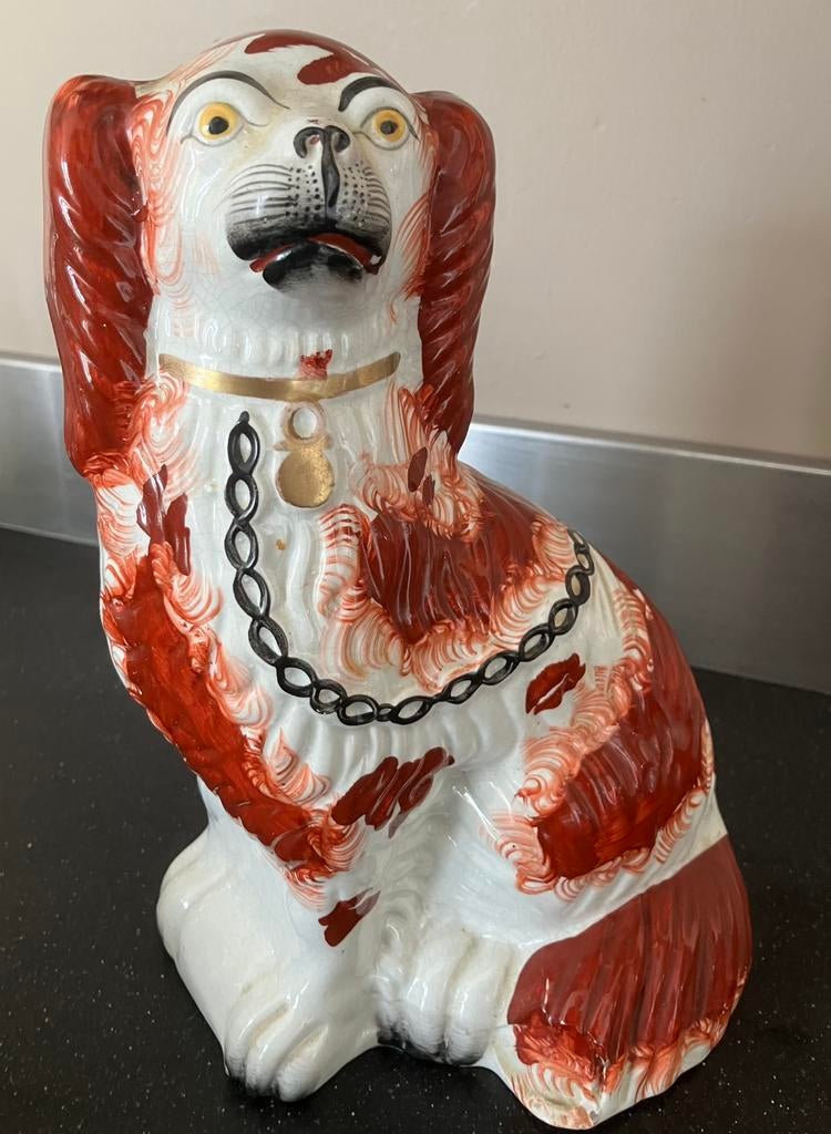 Staffordshire Spaniel. Porselein19e eeuw, Antiek en Kunst, Ophalen of Verzenden
