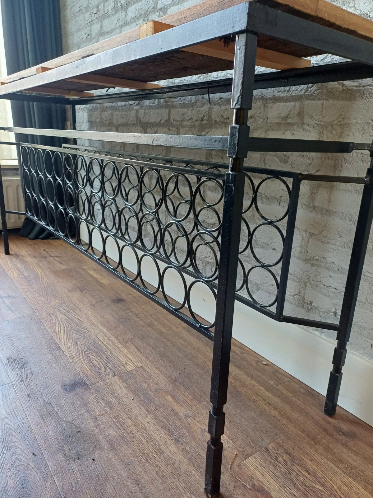 Antiek Stalen Wijnrek met Houten Blad, Huis en Inrichting, Ophalen, Gebruikt, 25 flessen of meer, 75 – 100