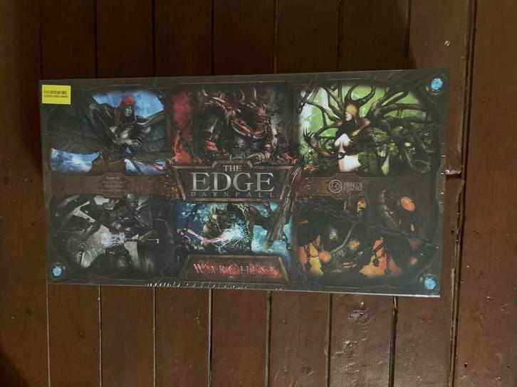 The Edge Dawnfall Kickstarter Warchest + Darkness Expansion, Een of twee spelers, Ophalen of Verzenden, Nieuw