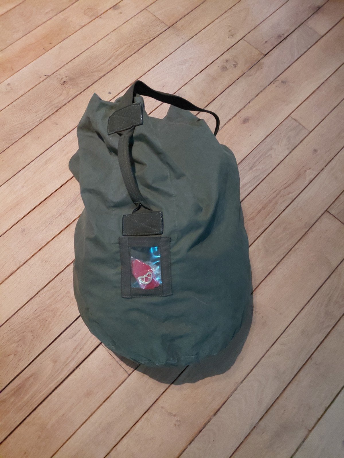 Plunjebaal met inhoud: diverse militaire kledingstukken, Ophalen, Landmacht, Overige gebieden, Kleding of Schoenen