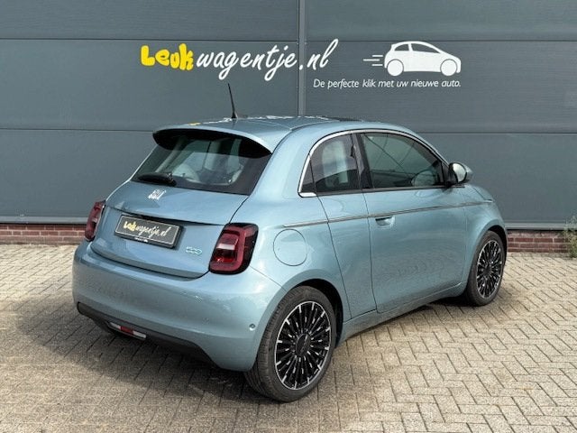 Fiat 500 e 3+1 La Prima 42 kWh *extra deur *camera *carplay, Dealer onderhouden, 1300 kg, Gebruikt, 118 pk