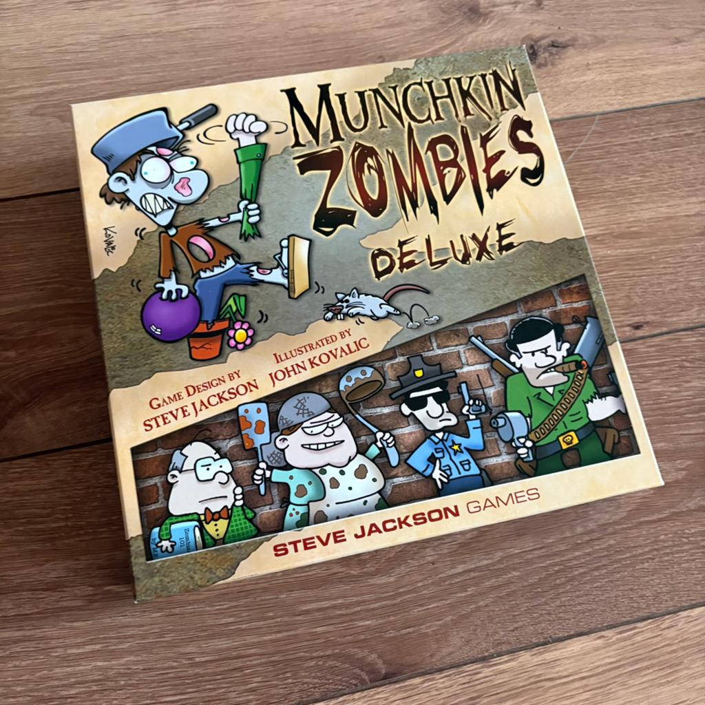 Munchkin Zombies Deluxe Bordspel - Zo goed als nieuw, Hobby en Vrije tijd, Gezelschapsspellen | Bordspellen, Drie of vier spelers