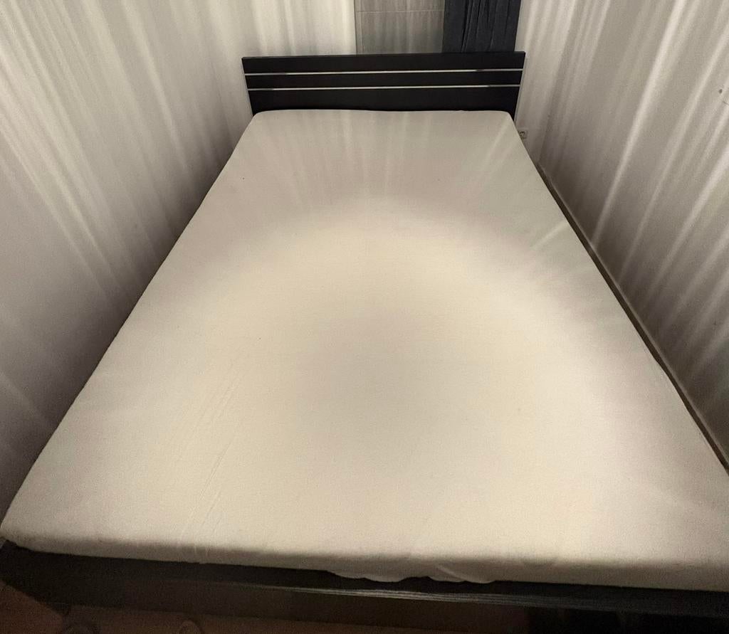 Gratis aangeboden twee persoonsbed, Ophalen, Gebruikt, Zwart, Tweepersoons