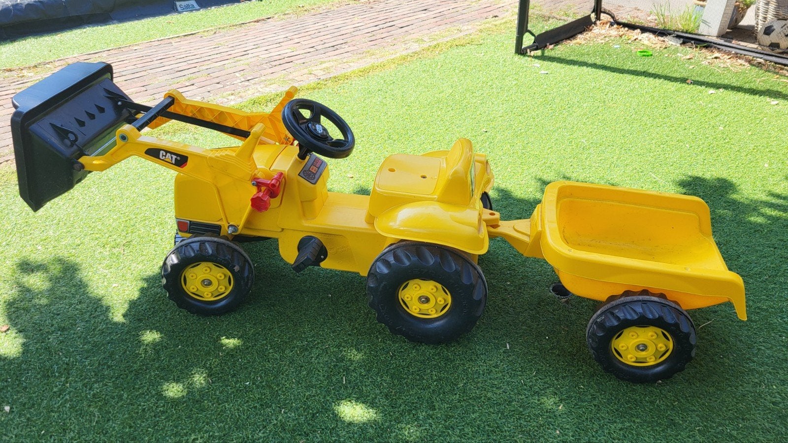CAT Trapauto/tractor met aanhanger en graafarm, Ophalen, Gebruikt, Trapvoertuig