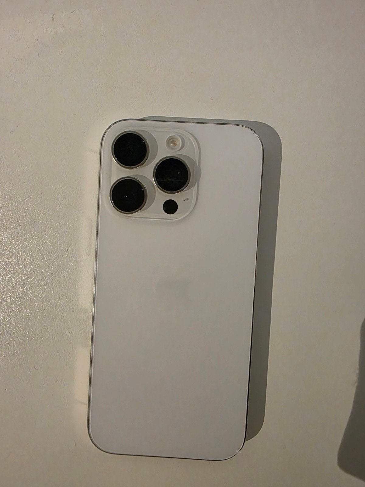 Foto 2 van iPhone 16 Pro 128GB - White Titanium - Like New