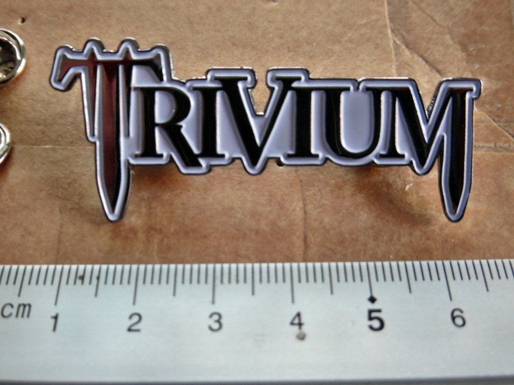Trivium shaped pin badge speld metal, Verzenden, Nieuw, Overige typen