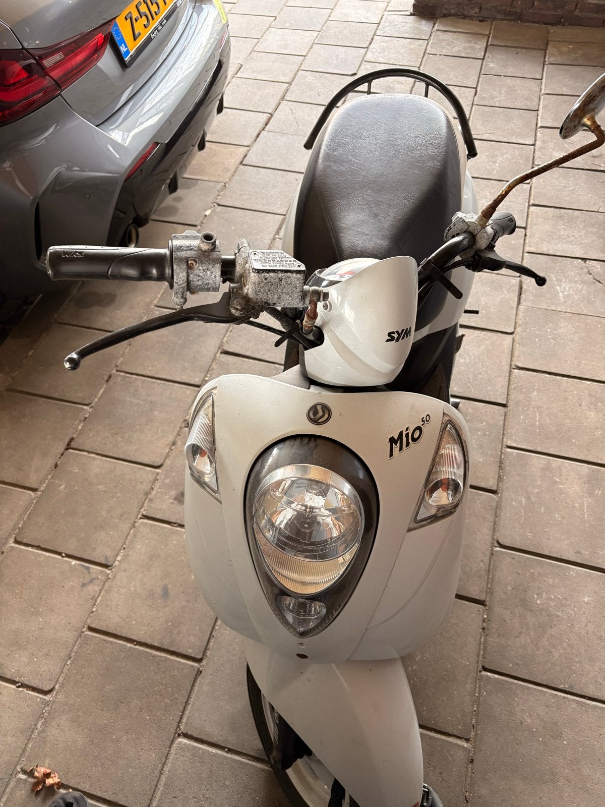 SYM Mio 50 Scooter start meteen houd wat in met  zachte band, Fietsen en Brommers, Scooters | SYM, Ophalen of Verzenden, Gebruikt