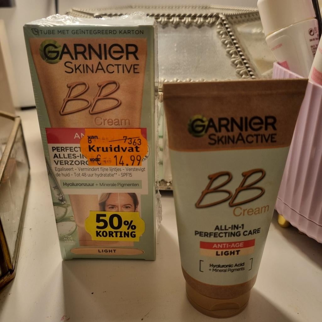 bb creme garnier 2 x, Ophalen of Verzenden, Nieuw, Gehele gezicht