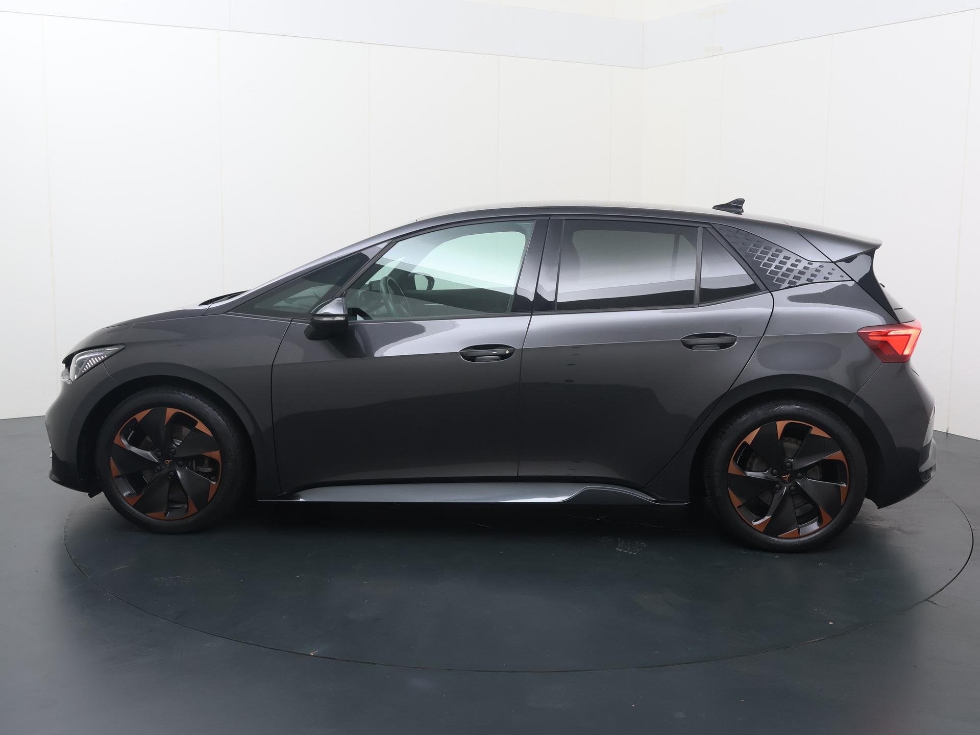 CUPRA Born Adrenaline One 62 kWh | 204 PK | SoH 89% | Warmte, Auto's, Automaat, 12 maanden, Gebruikt, Zwart