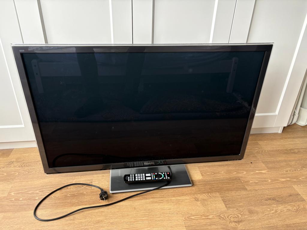 Panasonic 42 inch plasma tv (TX-P42ST50E) incl 2x 3d brillen, Ophalen, Gebruikt, Panasonic, 50 Hz