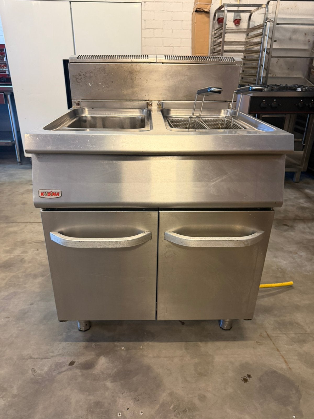 Kusina RVS Dubbele Horeca Friteuse op Gas (met aftapkr, Ophalen, 4 liter of meer, Gebruikt, .