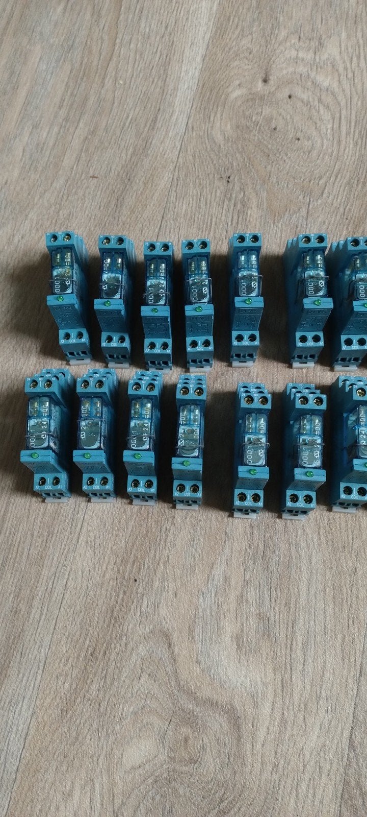20 stuks Finder Type 95.75 Relais met 24VDC spoel, Ophalen of Verzenden, Gebruikt