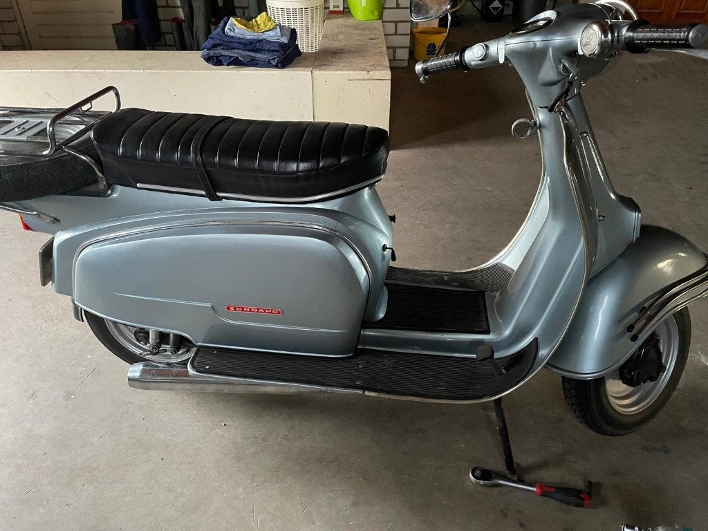 gezocht zundapp roller voetgeschakeld, Tweetakt, Maximaal 45 km/u, Zo goed als nieuw, 50 cc
